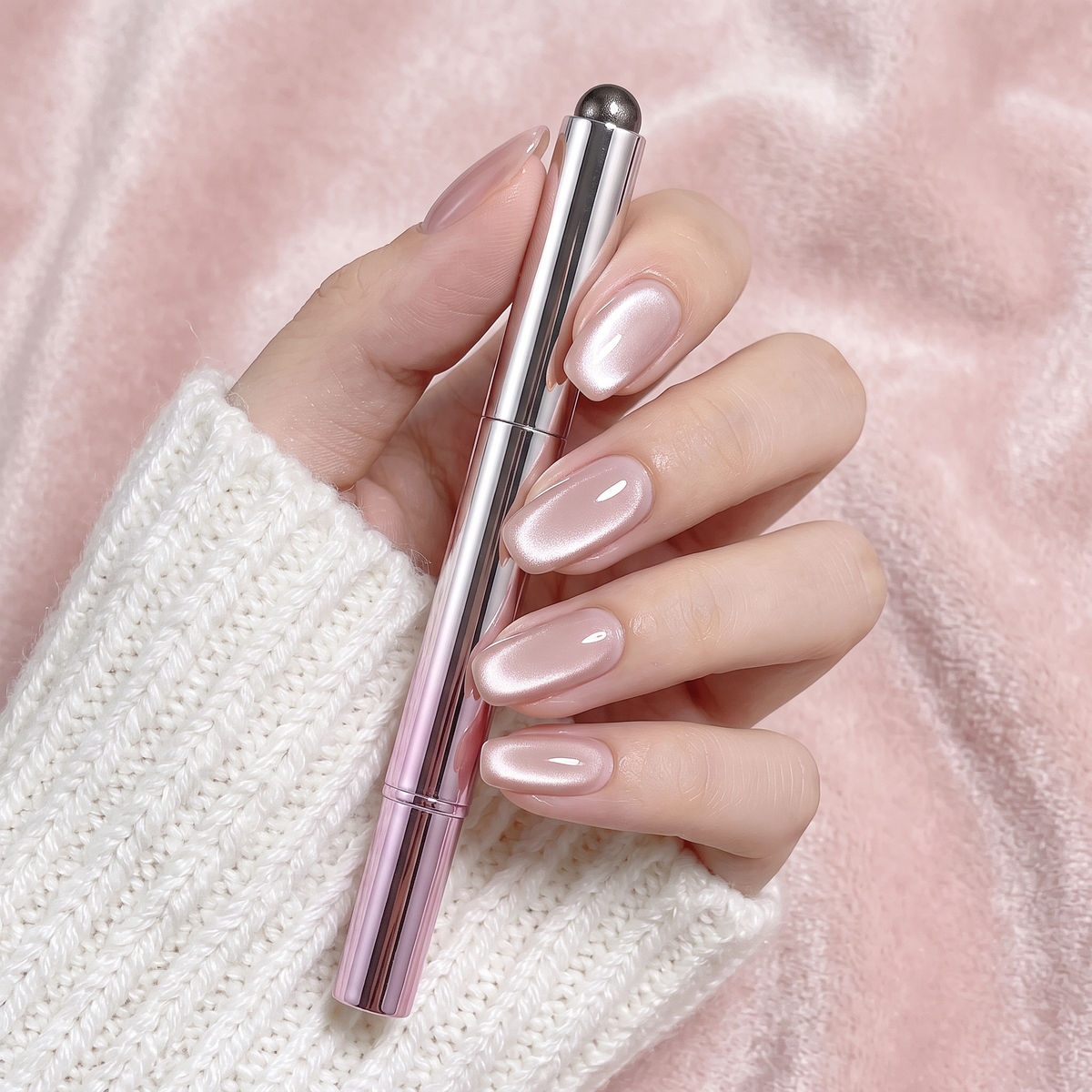 Cat eye gel polish pen, shade Blush Pearl